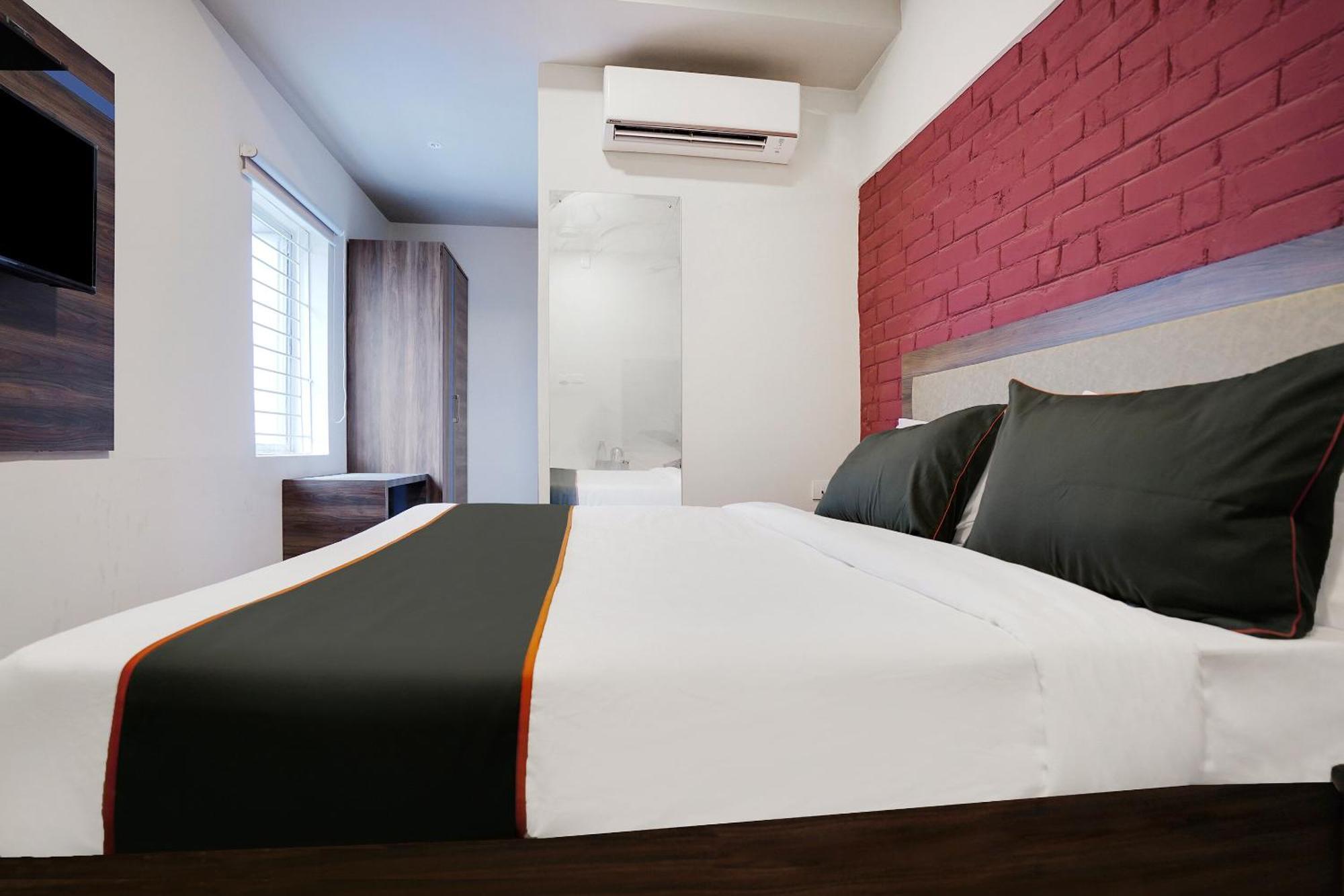 Hotel Super Collection O Kalinga Bapuji Nagar Bhubaneswar Exterior foto
